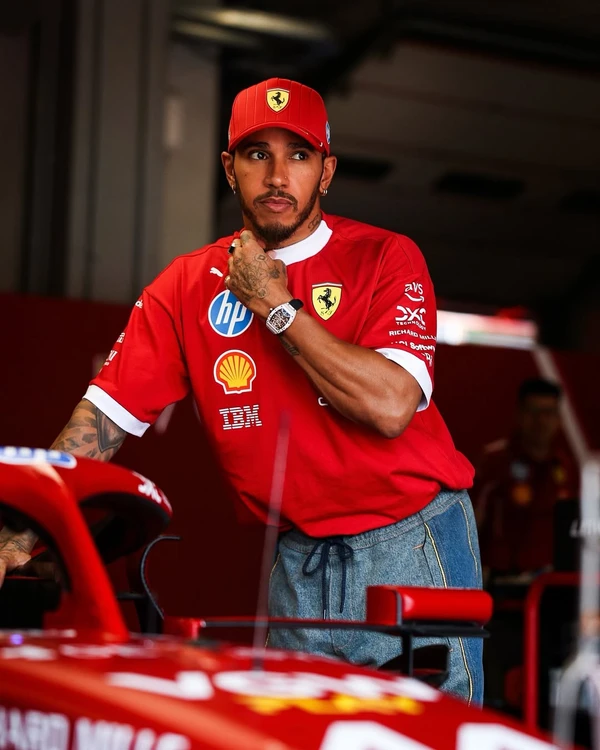 Lewis Hamilton por Reprodução/Instagram