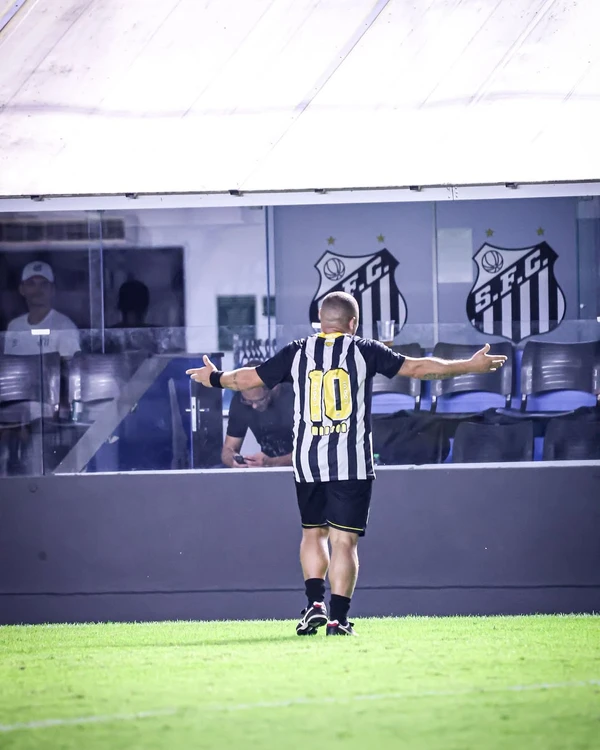 Madson, ex-jogador do Santos por Reprodução/Instagram @barbaproducoesfotografia