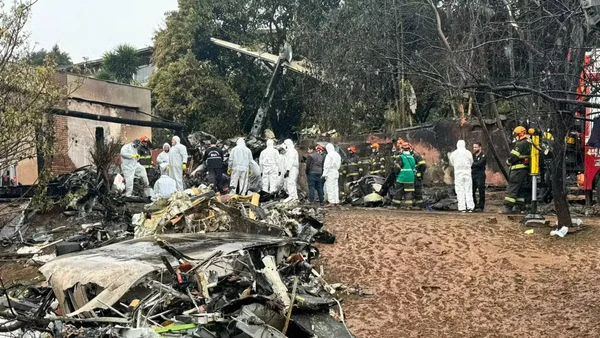 Perícia no local de queda de avião em Vinhedo por Polícia Federal