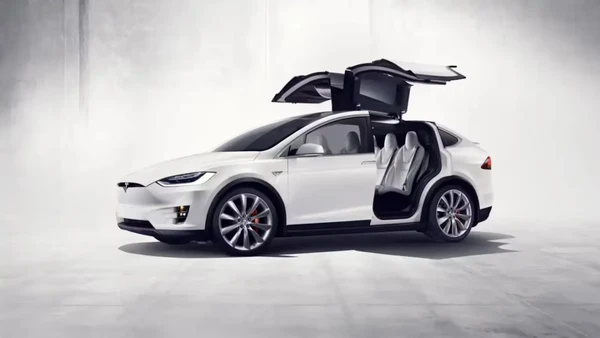 Tesla Model X por Divulgação