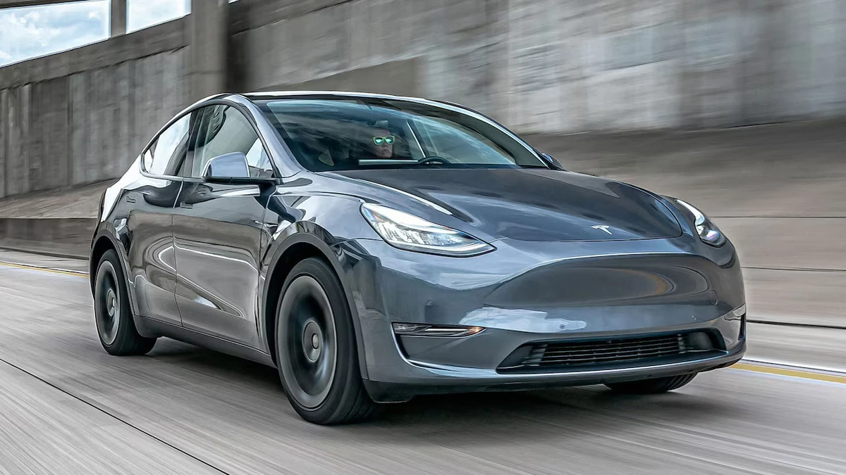 Tesla Model Y  por Divulgaçào