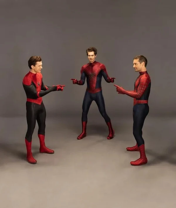 Tom Holland, Tobey Maguire e Andrew Garfield recriaram o famoso meme do Homem-Aranha por Reprodução/Instagram