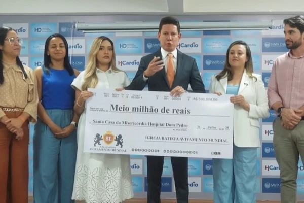 Bispo Bruno Leonardo fez doação de R$ 500 mil à Santa Casa de Misericórdia de Feira de Santana