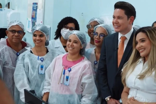 Bruno Leonardo cumprimentou profissionais da Santa Casa por Reprodução/ Redes sociais