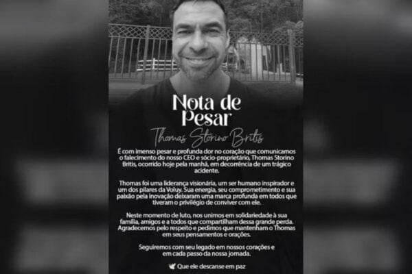 Empresário Thomas Storino Britis, de 44 anos, morreu na manhã deste sábado (2) durante um salto de paraquedas por Reprodução
