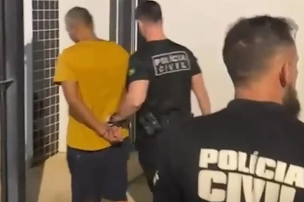 Suspeito foi preso na manhã seguinte ao crime