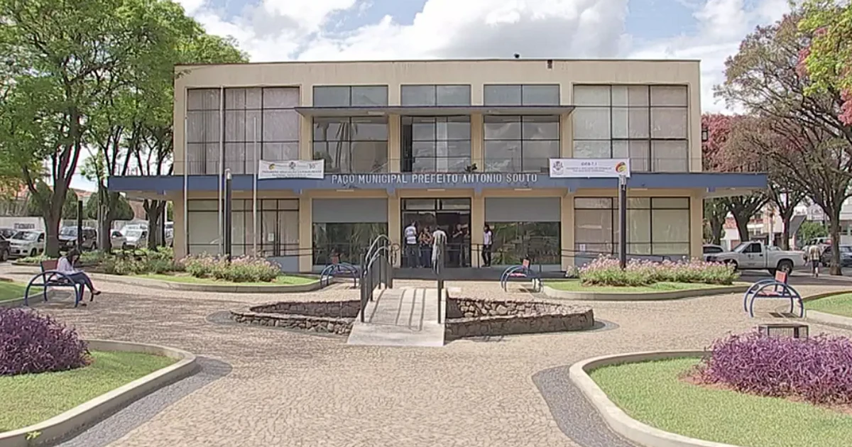 Imagem - Prefeitura abre concurso com mais de 100 vagas e salários de até R$ 17 mil