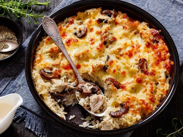 Imagem - 5 receitas de arroz de forno ricas em proteínas para o almoço 