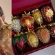 Imagem - Bruna Marquezine experimenta morango do amor de R$ 2 mil e se impressiona: 'Dá até dó de comer'
