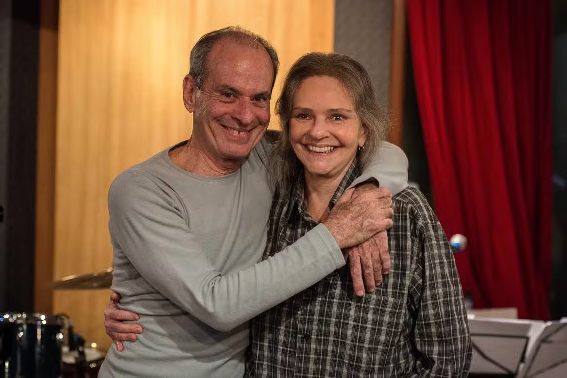 Angela Ro Ro com Ney Matogrosso, um amigo de longa data por Divulgação/Caique Cunha