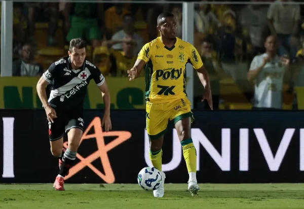 Carlos Eduardo foi chamado de 
