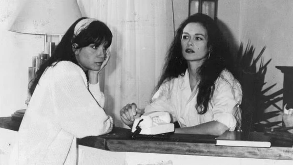Cristina Prochaska e Lala Denheinzelin na primeira versão de 'Vale Tudo' por Reprodução/TV Globo