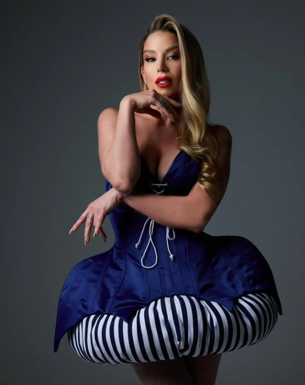 Danielle Winits por Reprodução | Instagram