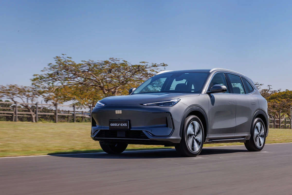 O elétrico EX5 é o veículo de estreia da Geely em seu recomeço no Brasil
