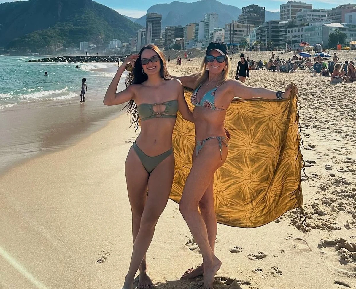 Bruna Pinheiro com a avó materna, Helô Pinheiro por Reprodução/Instagram