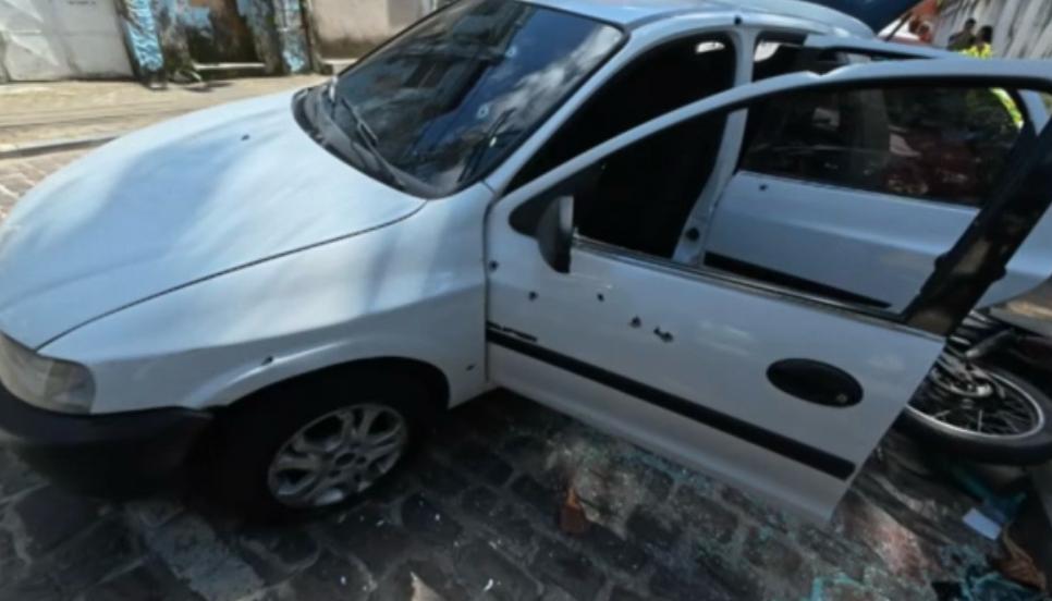 Mulher também foi presa durante operação  por Reprodução / TV Bahia