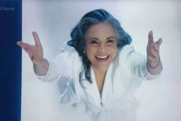 Regina Duarte participou de videoclipe de primeira novela da Globo, 