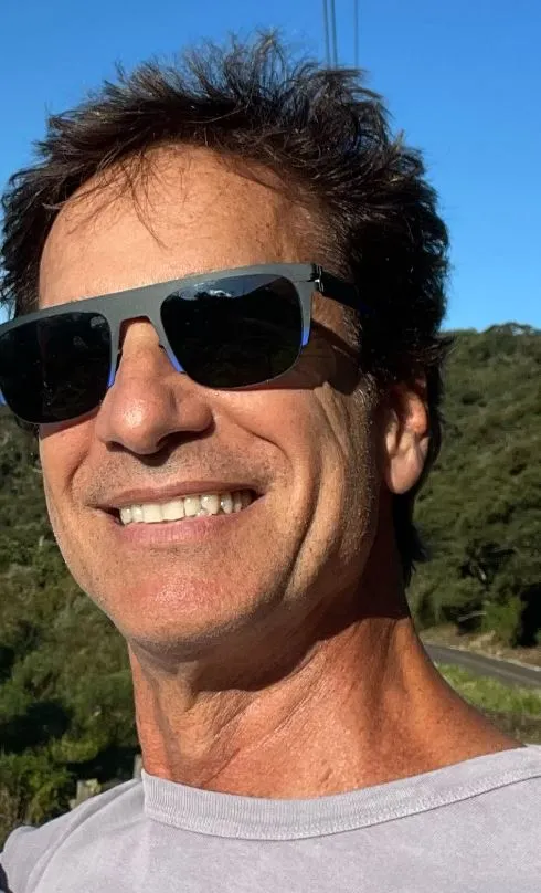 Victor Fasano por Reprodução
