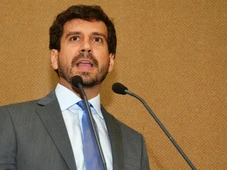 Imagem - Deputado cobra medidas 
do governo Jerônimo contra tarifaço de Trump