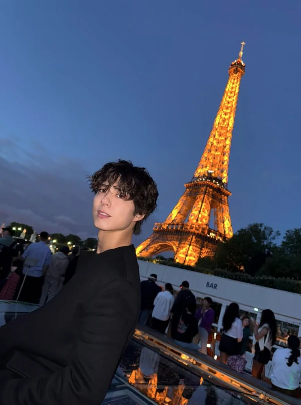 Astro coreano Park Bo Gum por Reprodução | Instagram