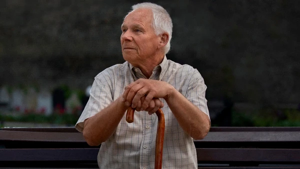 Sociedade cobra pressa e descarta o ritmo de quem já viveu mais