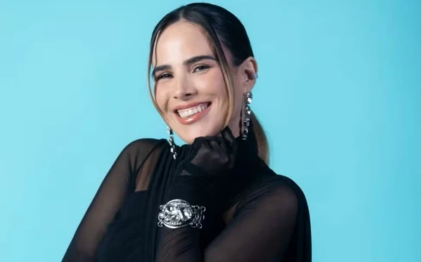 Wanessa Camargo machuca o pé no 1º ensaio da 