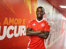Imagem - Vitória oficializa a contratação do lateral esquerdo Ramon por empréstimo