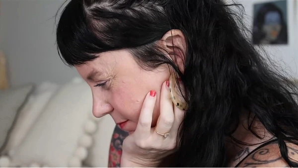 A influenciadora Rebecca Luna teve o diagnóstico de Alzheimer aos 48 anos