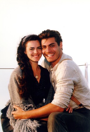 Ana Paula Arósio e Thiago Lacerda são os protagonistas da trama histórica Terra Nostra, de 1999 por Reprodução 