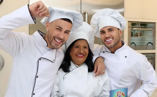 Maria Maia entre Carlinhos Maia e Lucas Guimarães