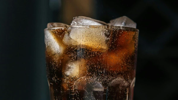 Proteja seu fígado: o que Harvard diz sobre bebidas açucaradas
