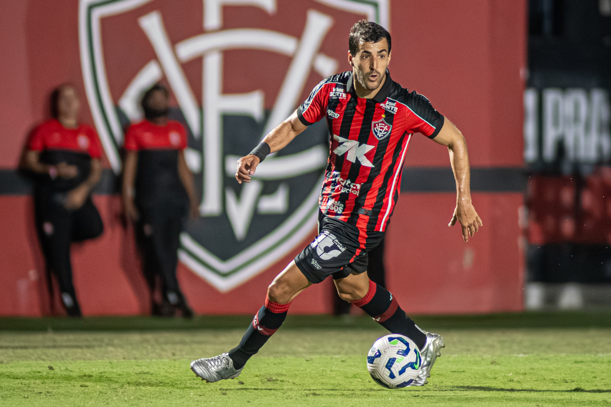 Raúl Cáceres - 2 gols  por Victor Ferreira/EC Vitória