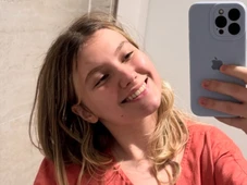 Imagem - Influencer que mostra tratamento de câncer, Isabel Veloso, tem 50% de compatibilidade com irmã e pode realizar transplante
