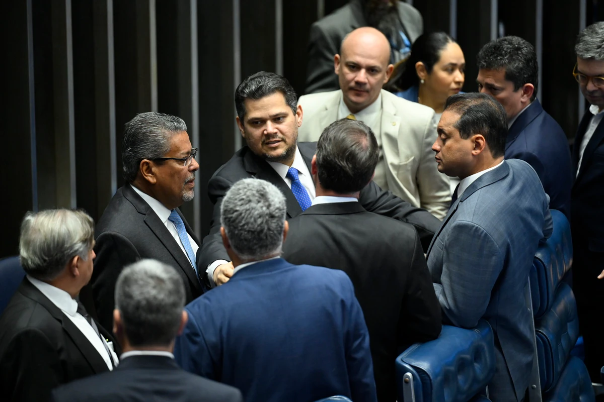 Antes, foi preciso desobstruir a Mesa Diretora por Andressa Anholete/Agência Senado