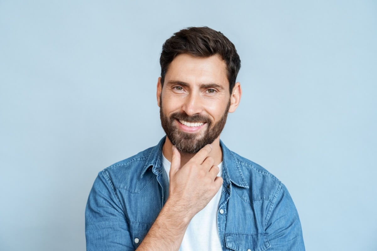 Cuidar da barba destaca os traços e fortalece a autoestima (Imagem: Stock 4you | Shutterstock)