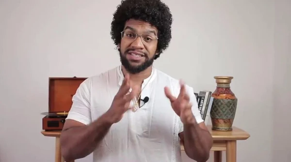 Jones Manoel teve contas derrubadas por Reprodução (Arquivo Pessoal e Redes Sociais)