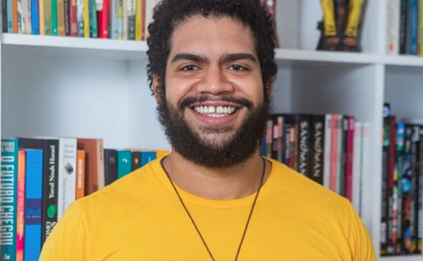 Jones Manoel teve contas derrubadas por Reprodução (Arquivo Pessoal e Redes Sociais)