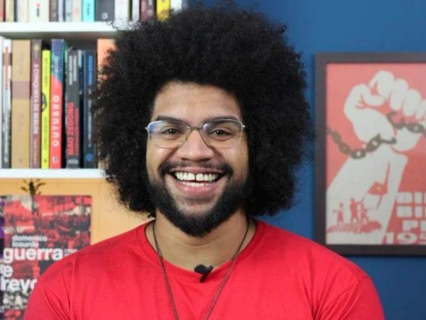 Jones Manoel teve contas derrubadas por Reprodução (Arquivo Pessoal e Redes Sociais)