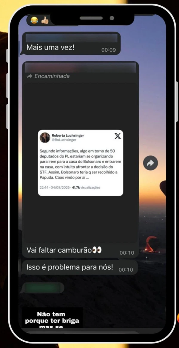 Moradores de condomínio de Bolsonaro no grupo de Whatsapp por UOL/Reprodução