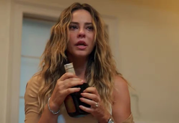 Paolla Oliveira como Heleninha Roitman em Vale Tudo por Reprodução/Globo