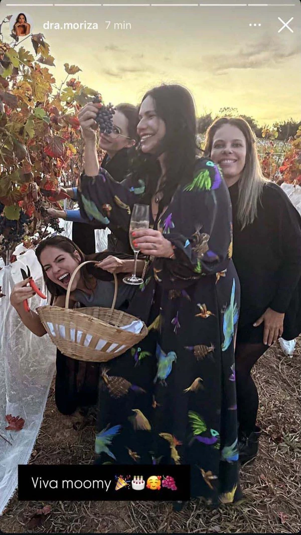 Sandy com a sogra em celebração de aniversário por Reprodução/Instagram