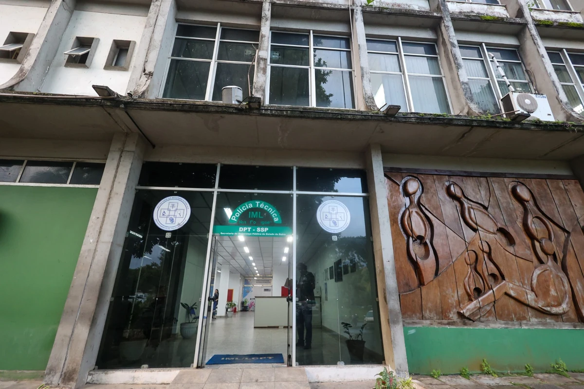 Serventes de limpeza atuam como peritos no  Instituto Médico Legal Nina Rodrigues
