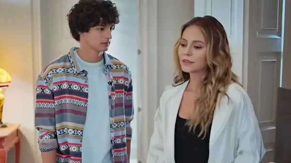 Tiago (Pedro Waddington) e Heleninha (Paolla Oliveira) em 'Vale Tudo' por Reprodução/Globo