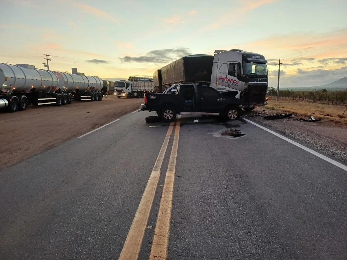 Acidente na BR-242, na Bahia 