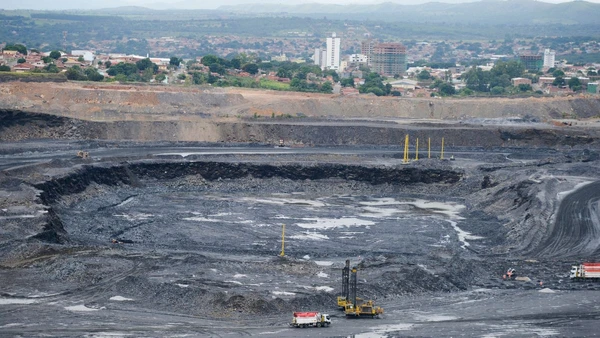 Descubra por que o Brasil é uma peça-chave no tabuleiro global das terras raras, minerais estratégicos