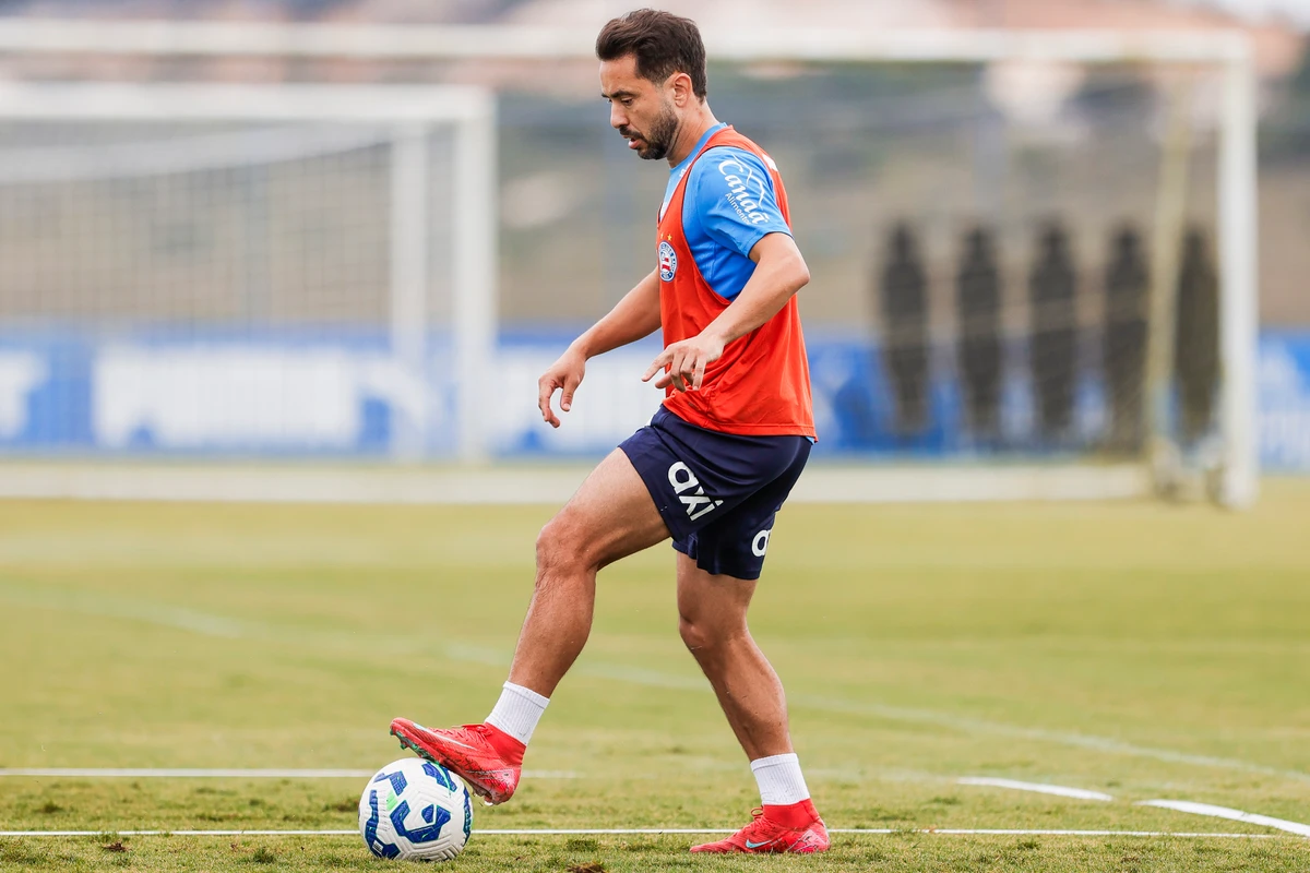 Everton Ribeiro é o maestro do meio-campo tricolor