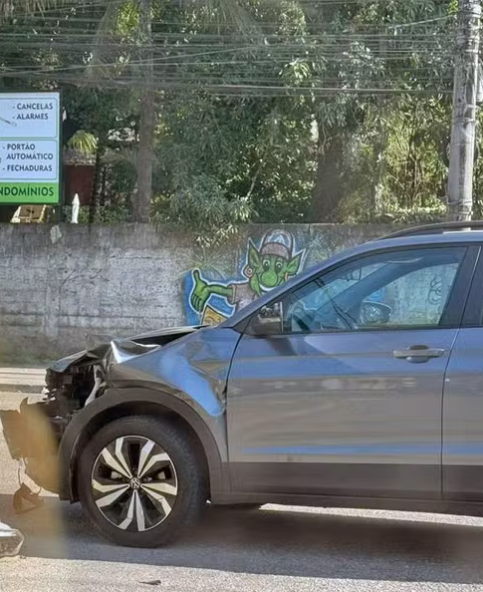 O carro conduzido por Luan atropelou quatro pessoas na manhã desta sexta-feira (8) por Reprodução/TV Globo