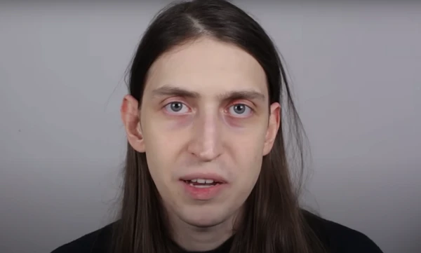 Felca ficou famoso por vídeos de humor no Youtube por Reprodução