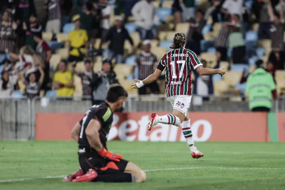 Fluminense eliminou o Internacional por  LUCAS MERÇON / FLUMINENSE F.C.