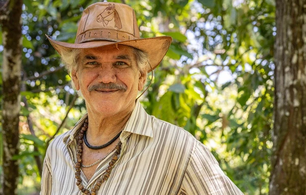 Jackson Antunes por Reprodução